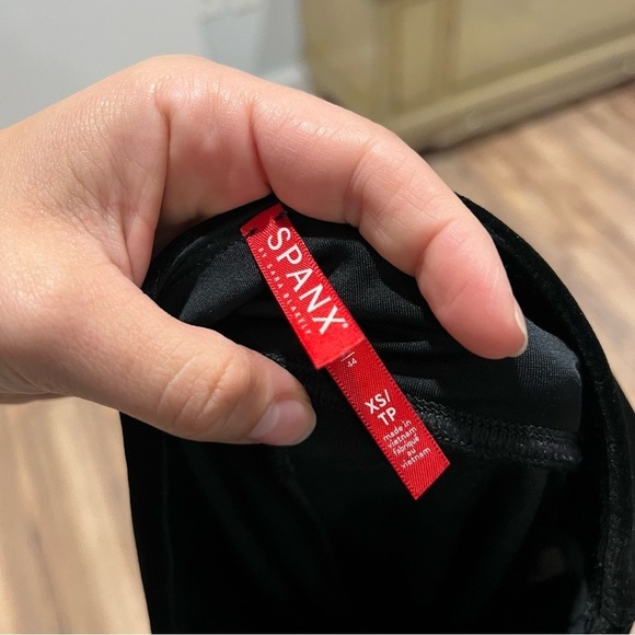 Spanx Velvet Legging - Picture 10 of 10